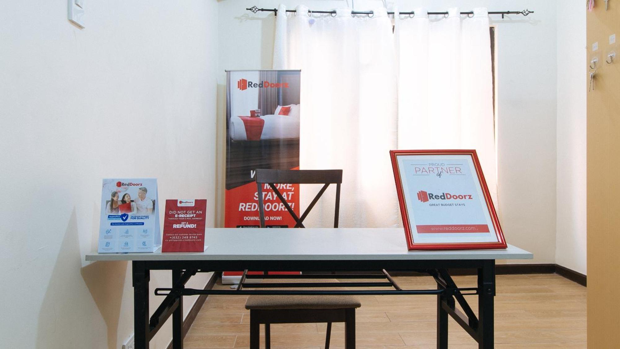 Reddoorz At Sta Cruz Naga City Exterior photo